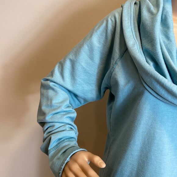 ❤️Last Chance LVR Organic blue cowl neck long sleeve hooded pullover size M - Picture 2 of 10